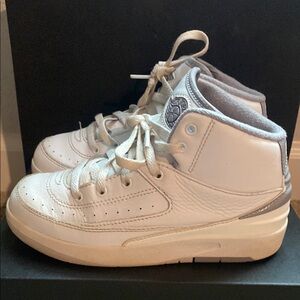 Kids Jordan 2 White & Grey High-Top Sneakers